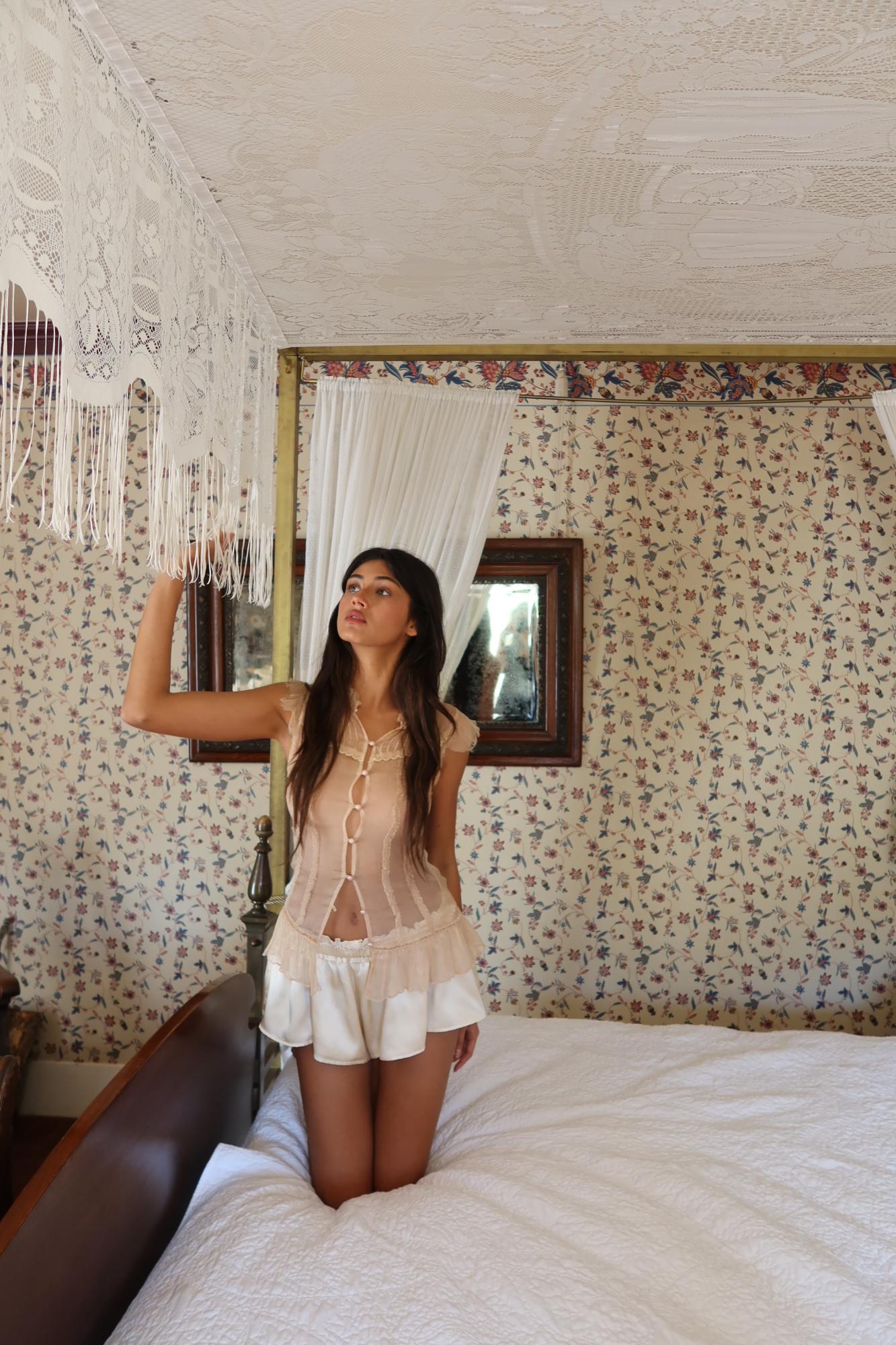 FEMME TOP - NUDE CHIFFON