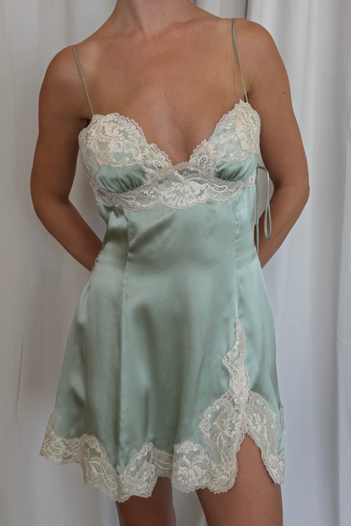 SASKIA DRESS - PISTACHIO MILK
