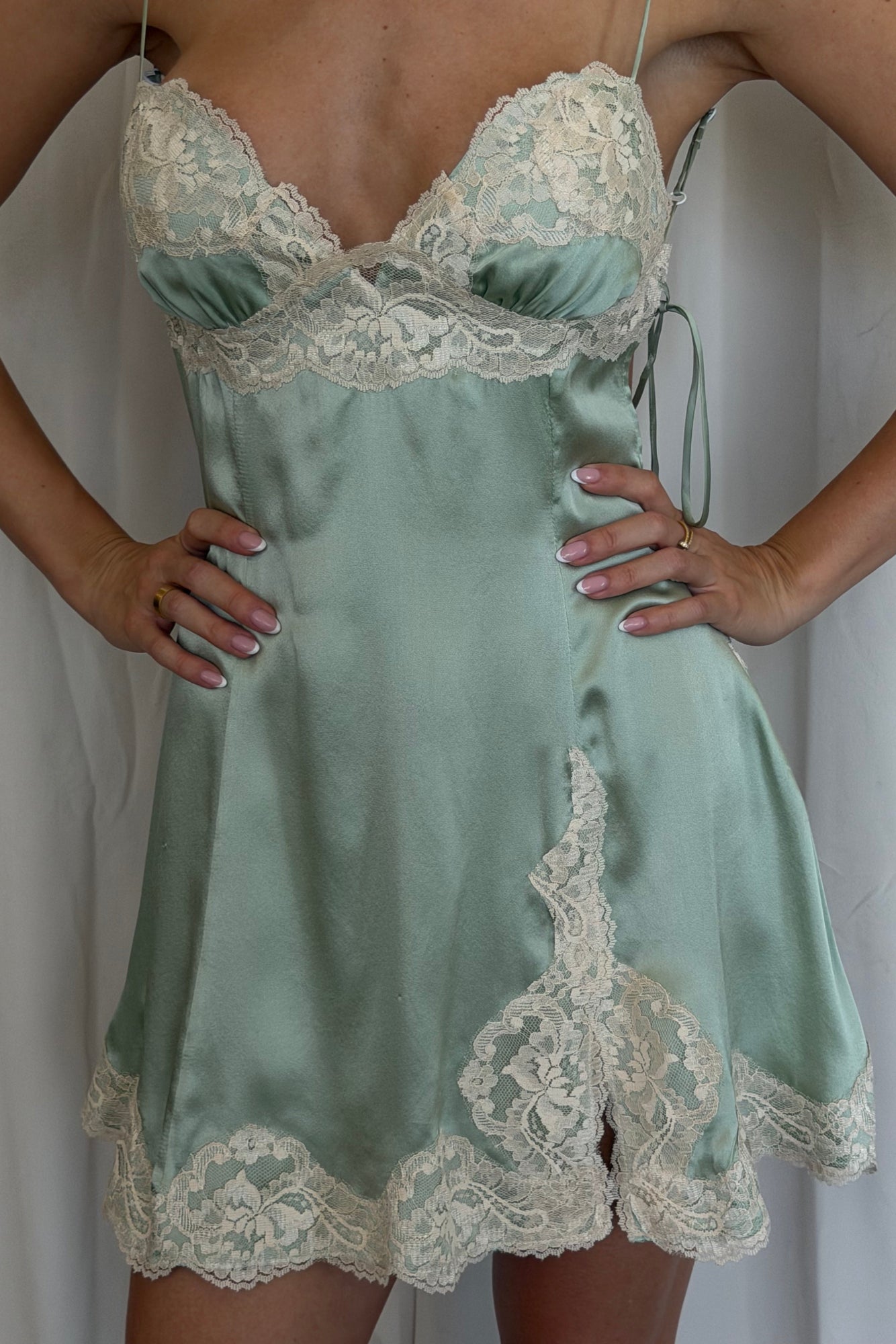 SASKIA DRESS - PISTACHIO MILK